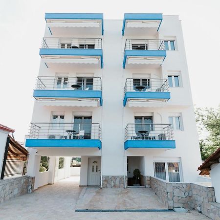 Blue And White Luxury Apartments Nea Kallikrateia Extérieur photo