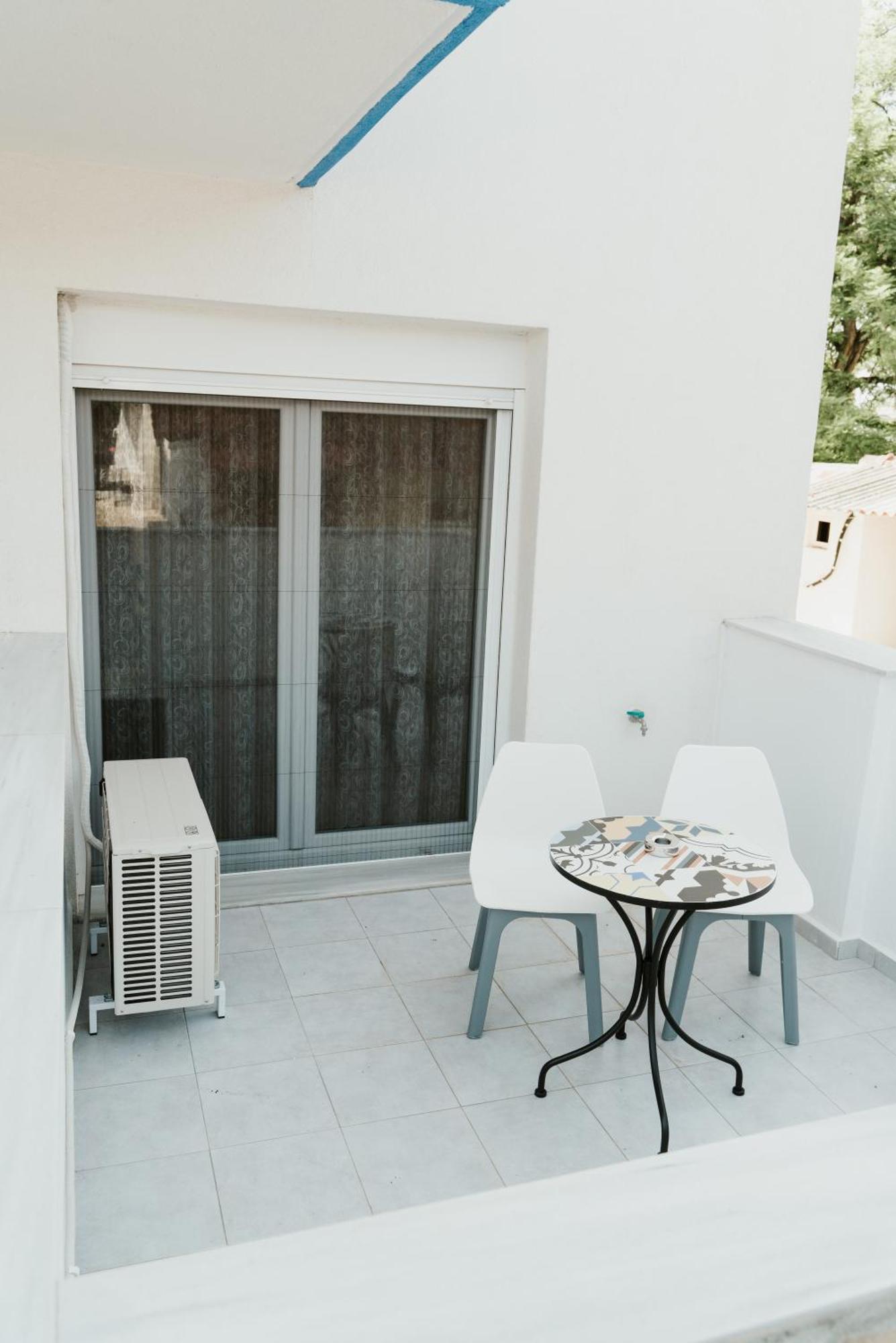Blue And White Luxury Apartments Nea Kallikrateia Extérieur photo