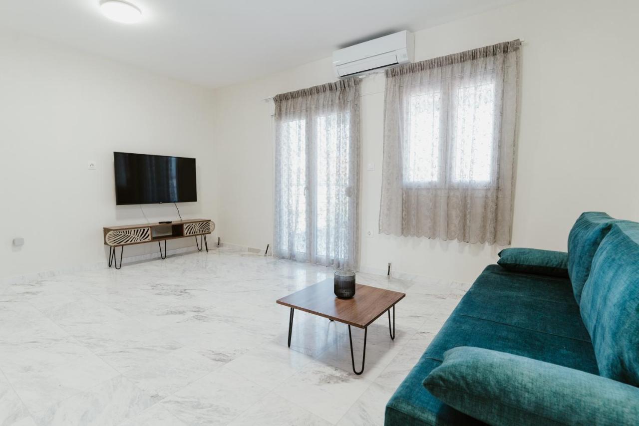 Blue And White Luxury Apartments Nea Kallikrateia Extérieur photo