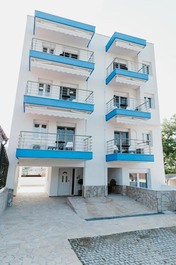 Blue And White Luxury Apartments Nea Kallikrateia Extérieur photo